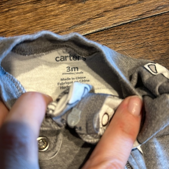 Carter’s bear pj - Picture 2 of 5